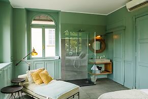 Bello Lake Como Suites