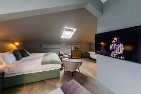 Bello Lake Como Suites