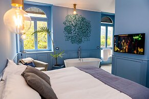 Bello Lake Como Suites