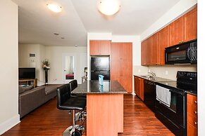 Sarkar Suites - 330 Burnhamthorpe Road