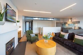 Panorama Terrace Apartments, Element Escapes