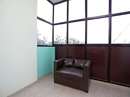 OYO 17293 Country Residency