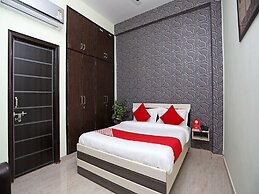 OYO 17293 Country Residency
