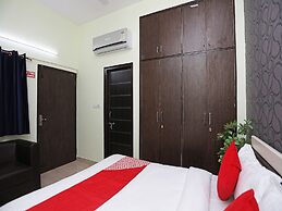 OYO 17293 Country Residency