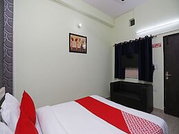 OYO 17293 Country Residency