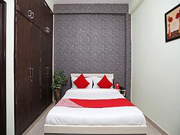 OYO 17293 Country Residency