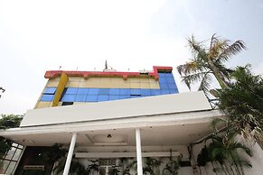 OYO 17430 Gulshah Hotel
