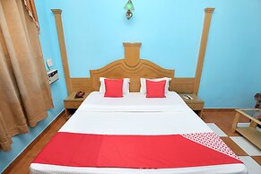 OYO 17430 Gulshah Hotel