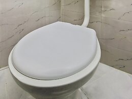 OYO 17430 Gulshah Hotel