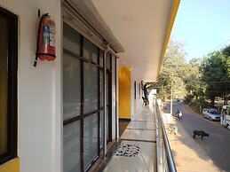Iroomz Hotel Gananjaya - Hostel