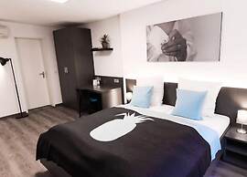 Mood contemporary living