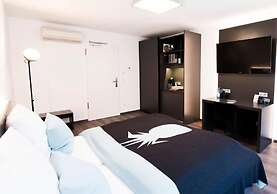 Mood contemporary living