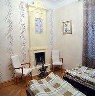Griboedov Hostel & Suites