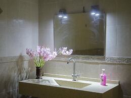 Griboedov Hostel & Suites