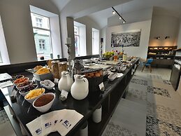 EA Hotel New Town