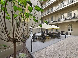 EA Hotel New Town