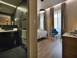 EA Hotel New Town