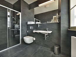 EA Hotel New Town
