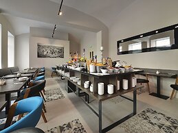 EA Hotel New Town