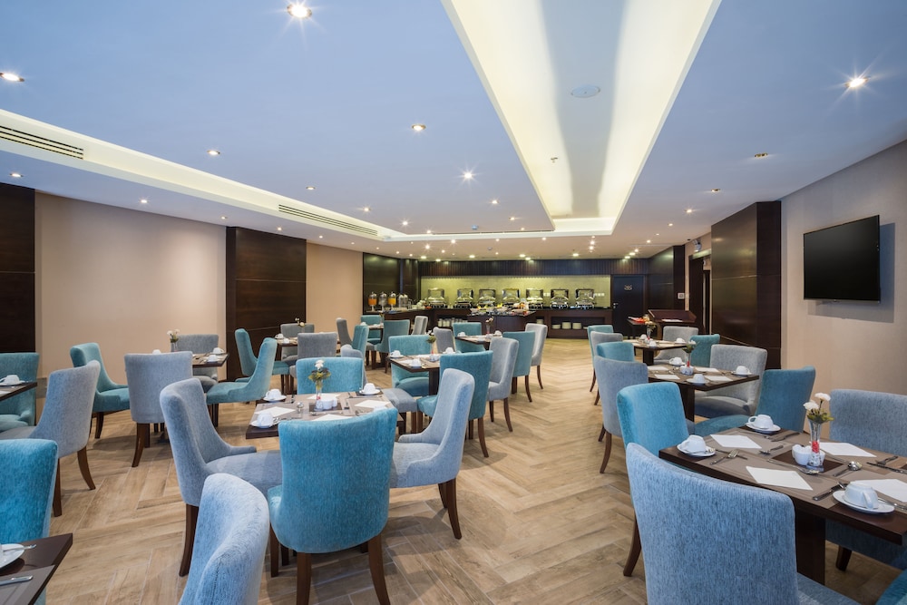 Naviti Warwick Dammam