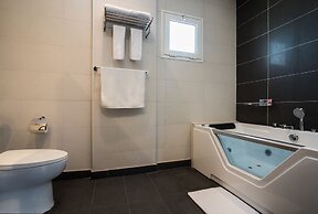 Naviti Warwick Dammam