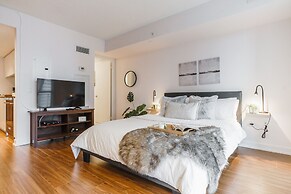 Sarkar Suites - 75 Queens Wharf