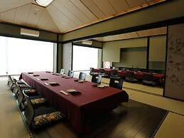 Sunhills Hotel
