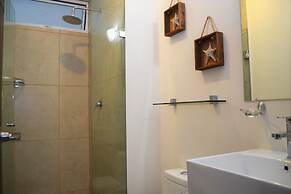 Condo Niza 266 by MDR