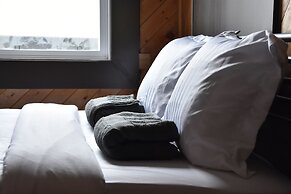 Party Hostel- Canmore Hotel Hostel
