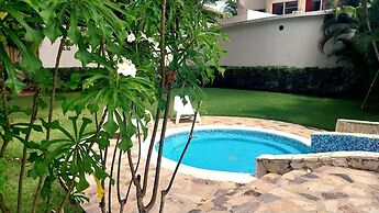 Tropical Casa Laguna