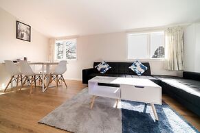 Takapuna Central Spacious & New Home 3