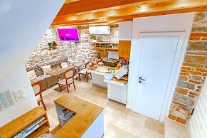 L U X E Split Luxury Rooms