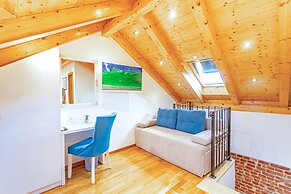 L U X E Split Luxury Rooms