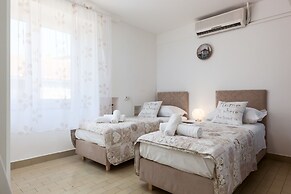 Split Apartments with Hotel Service