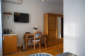 Navat Hotel