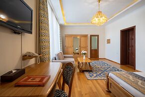 Navat Hotel