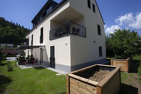 Razingar Apartments