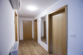 Razingar Apartments