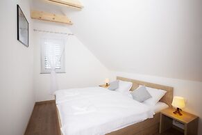 Razingar Apartments