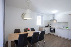 Razingar Apartments
