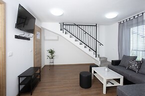 Razingar Apartments