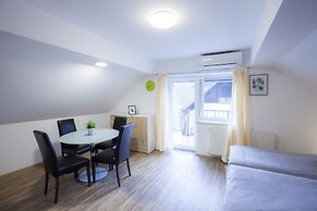 Razingar Apartments