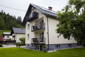 Razingar Apartments