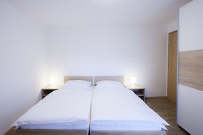 Razingar Apartments