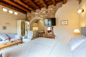 Phaedra Suites