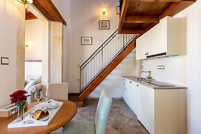 Phaedra Suites