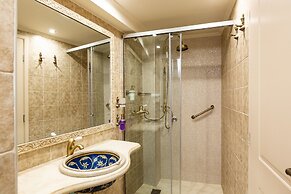 Phaedra Suites