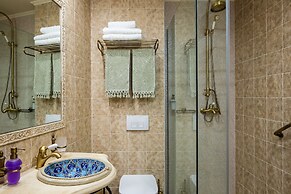 Phaedra Suites