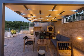 Vigla Suites