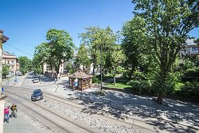 Romantic Apartment near Square Rynok